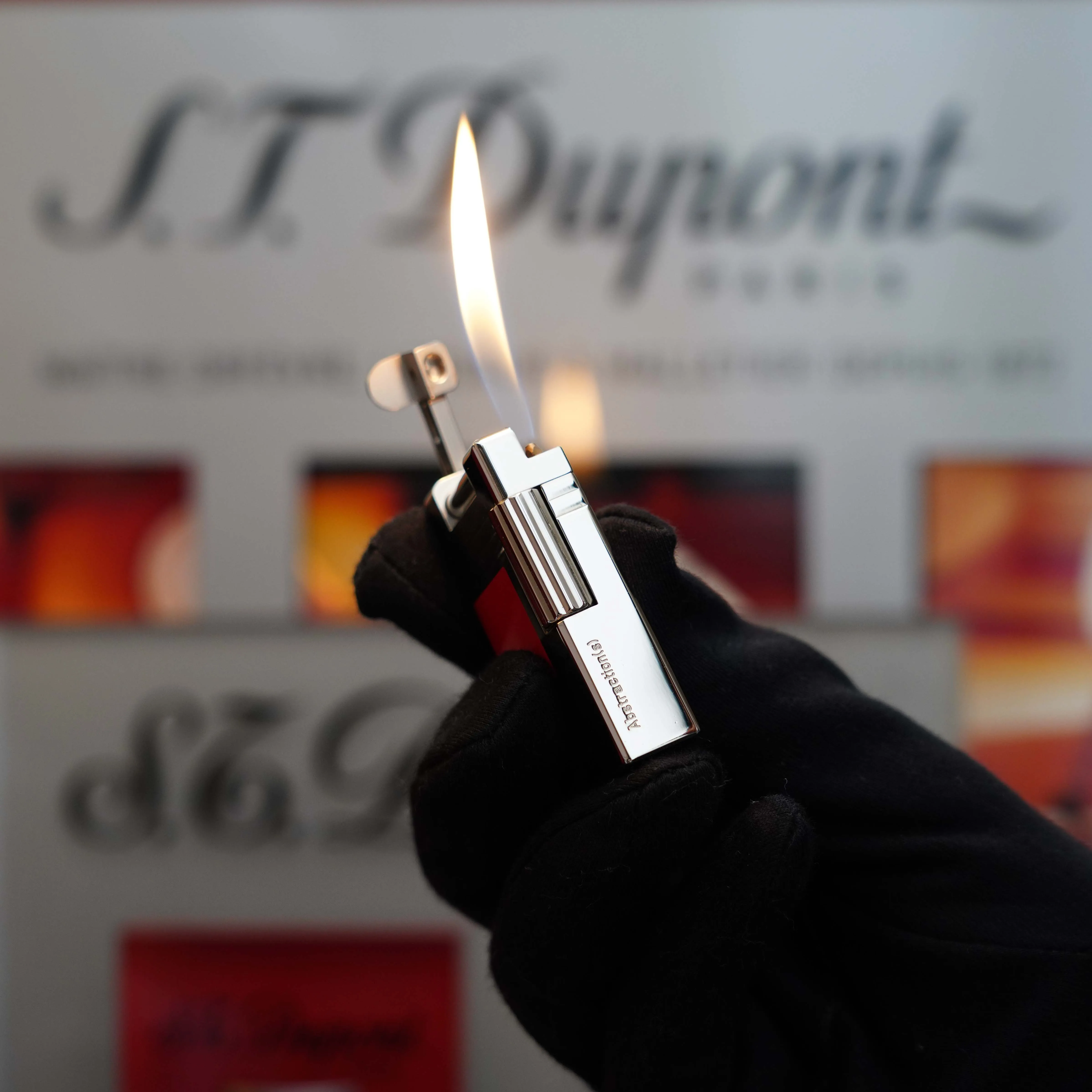 Vintage 1999 St Dupont Urban Limited Edition Platinum finish natural Red Lacquer lighter